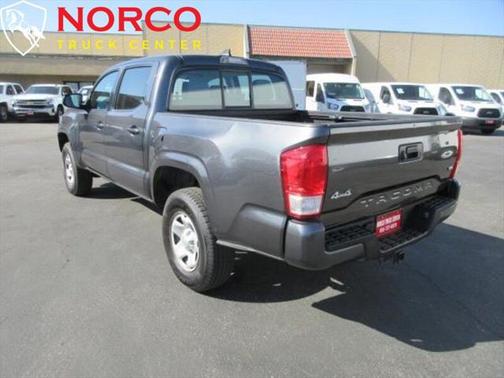 2017 Toyota Tacoma SR