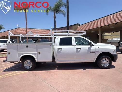2017 RAM 2500 Tradesman Crew Cab 4x2 8' Box