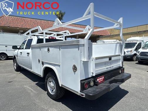 2017 RAM 2500 Tradesman Crew Cab 4x2 8' Box