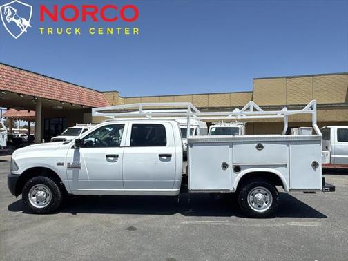 2017 RAM 2500 Tradesman Crew Cab 4x2 8' Box