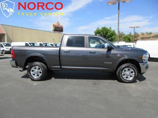 2020 RAM 2500 Laramie Crew Cab 4X4 6'4' Box