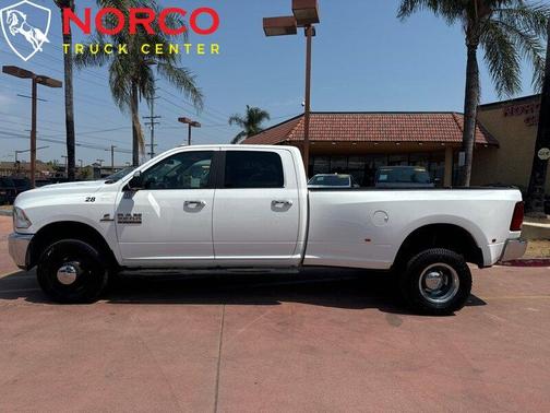 2018 RAM 3500 SLT Crew Cab 4x4 8' Box