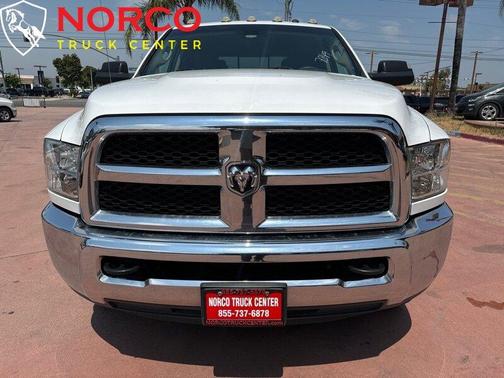 2018 RAM 3500 SLT Crew Cab 4x4 8' Box