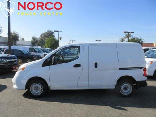 Photo 5 of 17 of 2015 Nissan NV200 S