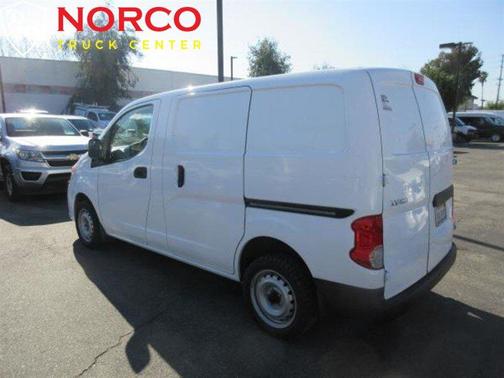 Photo 4 of 17 of 2015 Nissan NV200 S