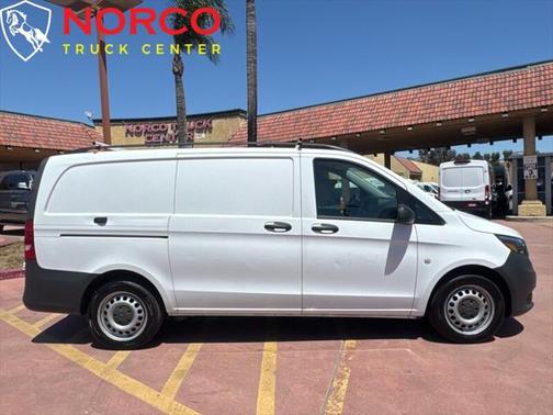 2017 Mercedes-Benz Metris Base