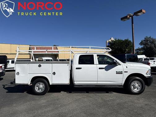 2017 RAM 2500 Tradesman Crew Cab 4x2 8' Box
