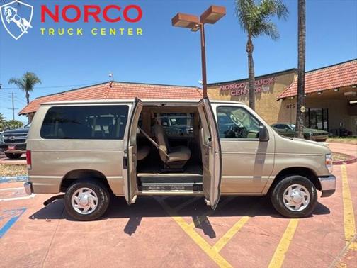 2013 Ford E350 Super Duty XLT
