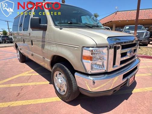 2013 Ford E350 Super Duty XLT