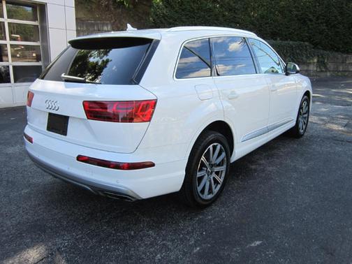 2019 Audi Q7 45 Premium Plus