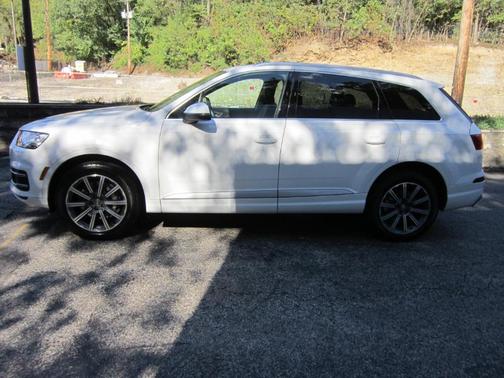 2019 Audi Q7 45 Premium Plus
