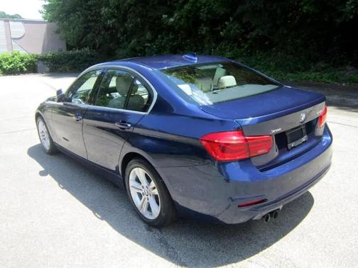 2017 BMW 330 330i xDrive SULEV Sedan