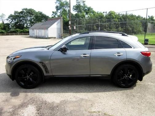 2017 INFINITI QX70 Base