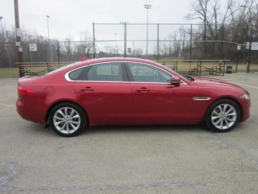 2018 Jaguar XF 25t Premium