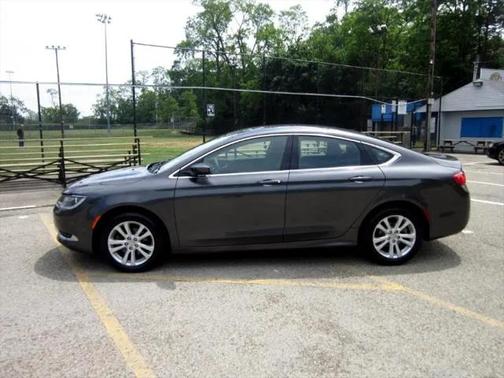 2016 Chrysler 200 Limited