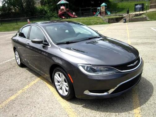 2016 Chrysler 200 Limited