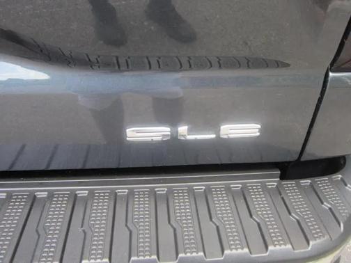 Green 2020 GMC Sierra 1500 SLE