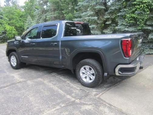 Green 2020 GMC Sierra 1500 SLE