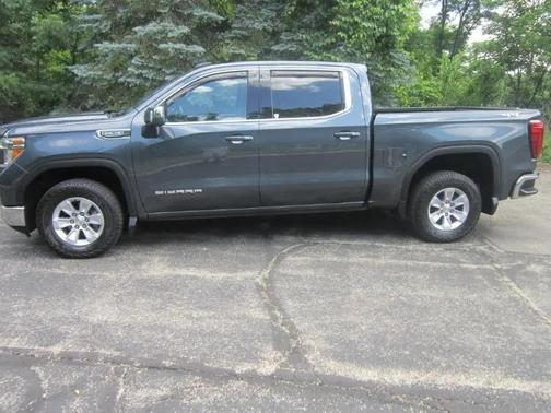 Green 2020 GMC Sierra 1500 SLE