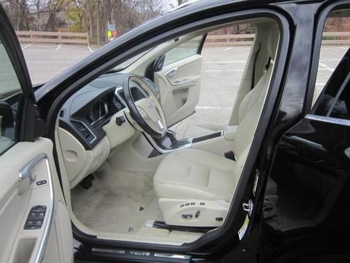 2016 Volvo XC60 T6 Platinum