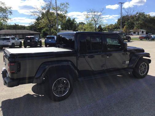 2022 Jeep Gladiator Overland