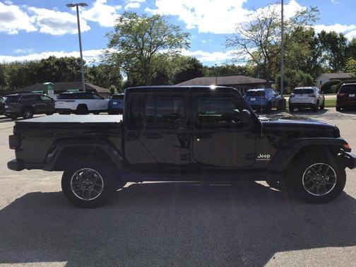 2022 Jeep Gladiator Overland