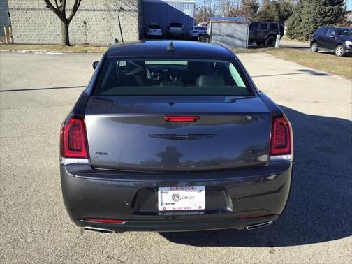 2022 Chrysler 300 Touring L