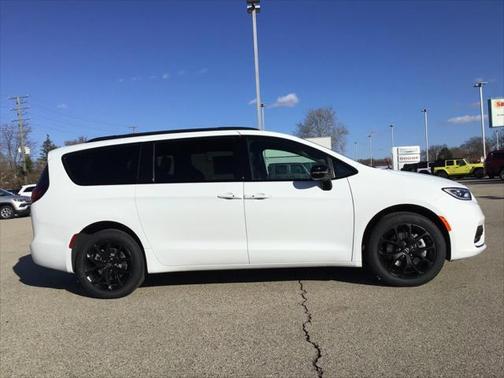 2025 Chrysler Pacifica Limited