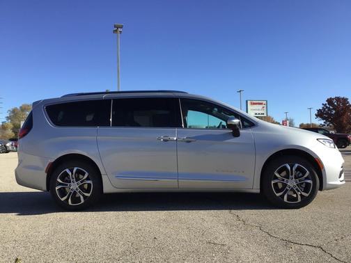 2026 Chrysler Pacifica L