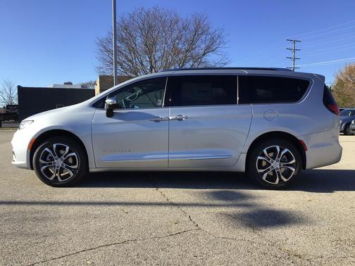 2026 Chrysler Pacifica L