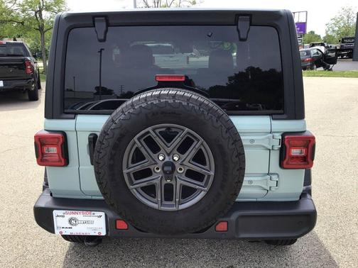 Earl Clearcoat 2024 Jeep Wrangler Sport S