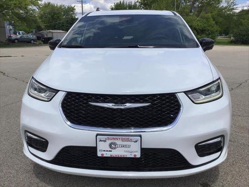 2025 Chrysler Pacifica L