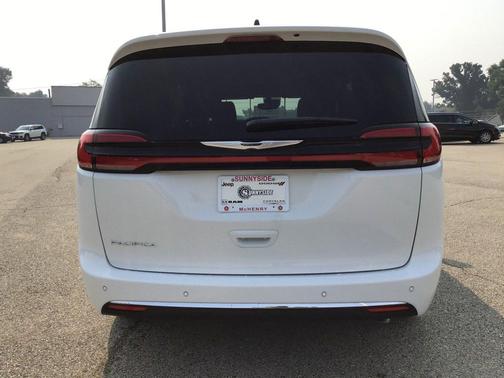 2025 Chrysler Pacifica L