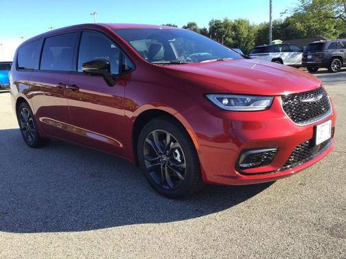 2026 Chrysler Pacifica L