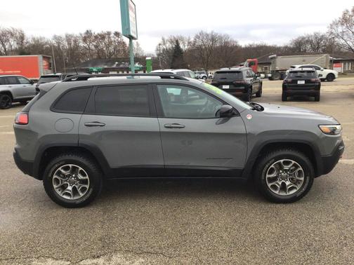 2022 Jeep Cherokee Trailhawk