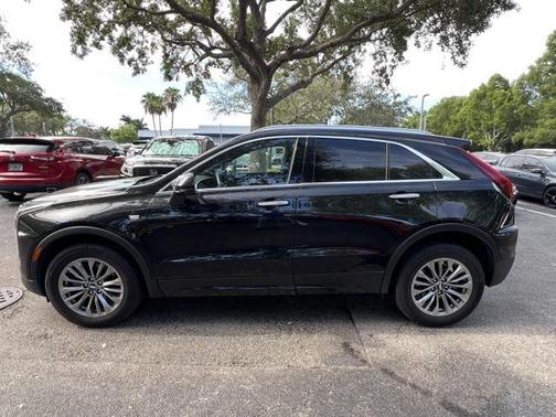 2025 Cadillac XT4 Premium Luxury