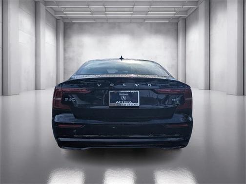 2024 Volvo S60 B5 Plus Dark Theme
