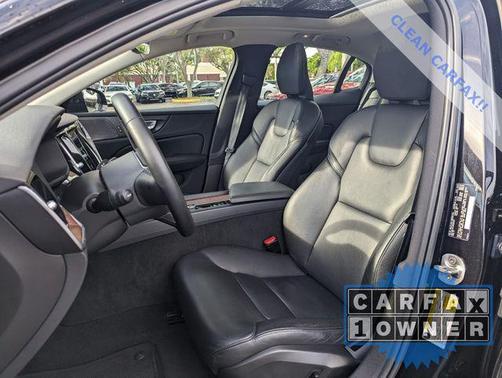 2024 Volvo S60 B5 Plus Dark Theme