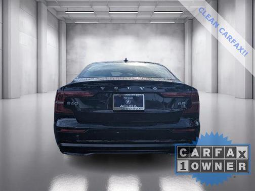 2024 Volvo S60 B5 Plus Dark Theme
