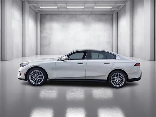 2025 BMW 540 i xDrive