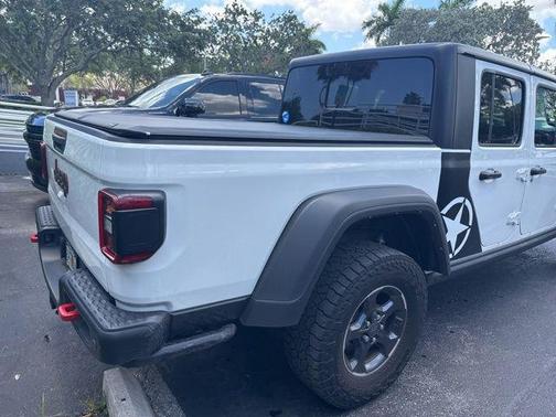 Bright White Clearcoat 2021 Jeep Gladiator Rubicon