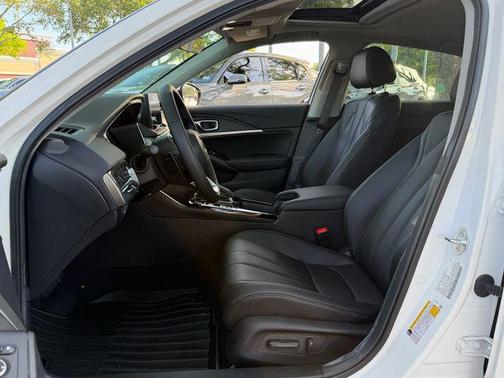 Platinum White Pearl 2026 Acura Integra FWD