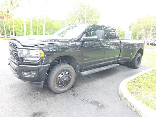 2022 RAM 3500 Big Horn Crew Cab 4x4 8' Box