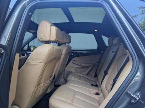 2018 Porsche Macan Base