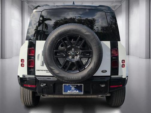 2023 Land Rover Defender 90 X-Dynamic SE