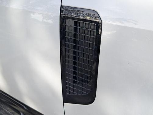 2023 Land Rover Defender 90 X-Dynamic SE