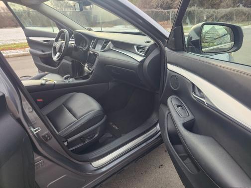 2021 INFINITI QX50 LUXE