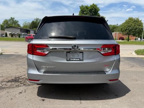 Silver 2019 Honda Odyssey EX