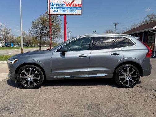Silver 2019 Volvo XC60 T5 Inscription