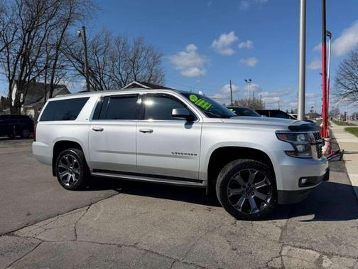 Silver 2016 Chevrolet Suburban LT
